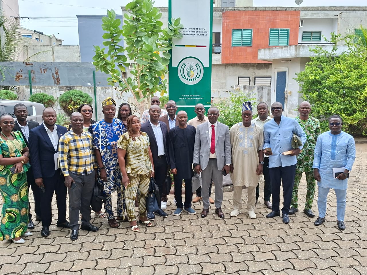 Dialogue avec les acteurs de l'Évaluation environnementale et sociale : le Directeur général de l’ABE impulse une nouvelle dynamique de concertation.